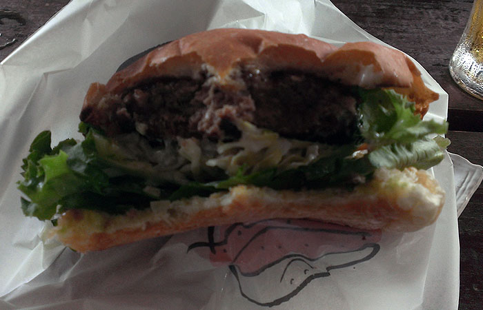 竹富島で会いましょう　石垣牛ハンバーガー